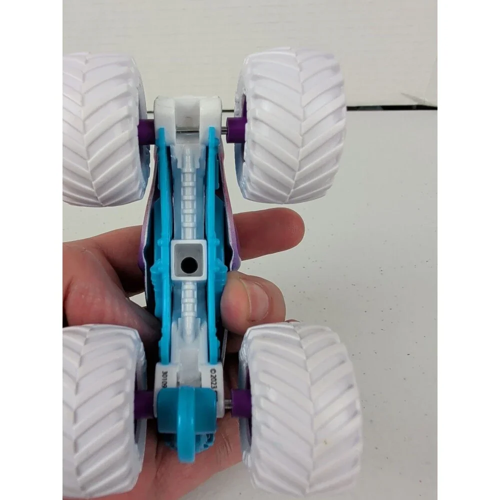 Monster Jam Rainbow Glitter Sparkle Smash Monster Truck 1:64 scale